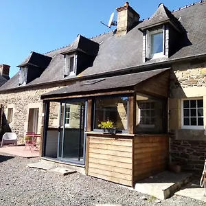 Maison Bretonne,gîte De Keranglaz Hébergement de vacances Ploubezre