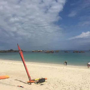 En Bretagne, De 2 à 8 Pers , Meublé De Tourisme 3 étoiles Nichée Dans Un écrin De Verdure à 2500m De La Hébergement de vacances Ploumilliau